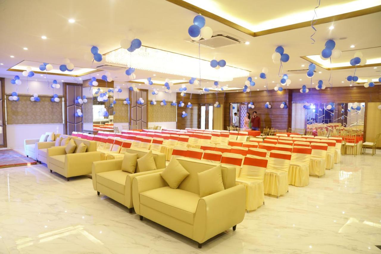 The Eleganza Hotel Jhajra Bagian luar foto
