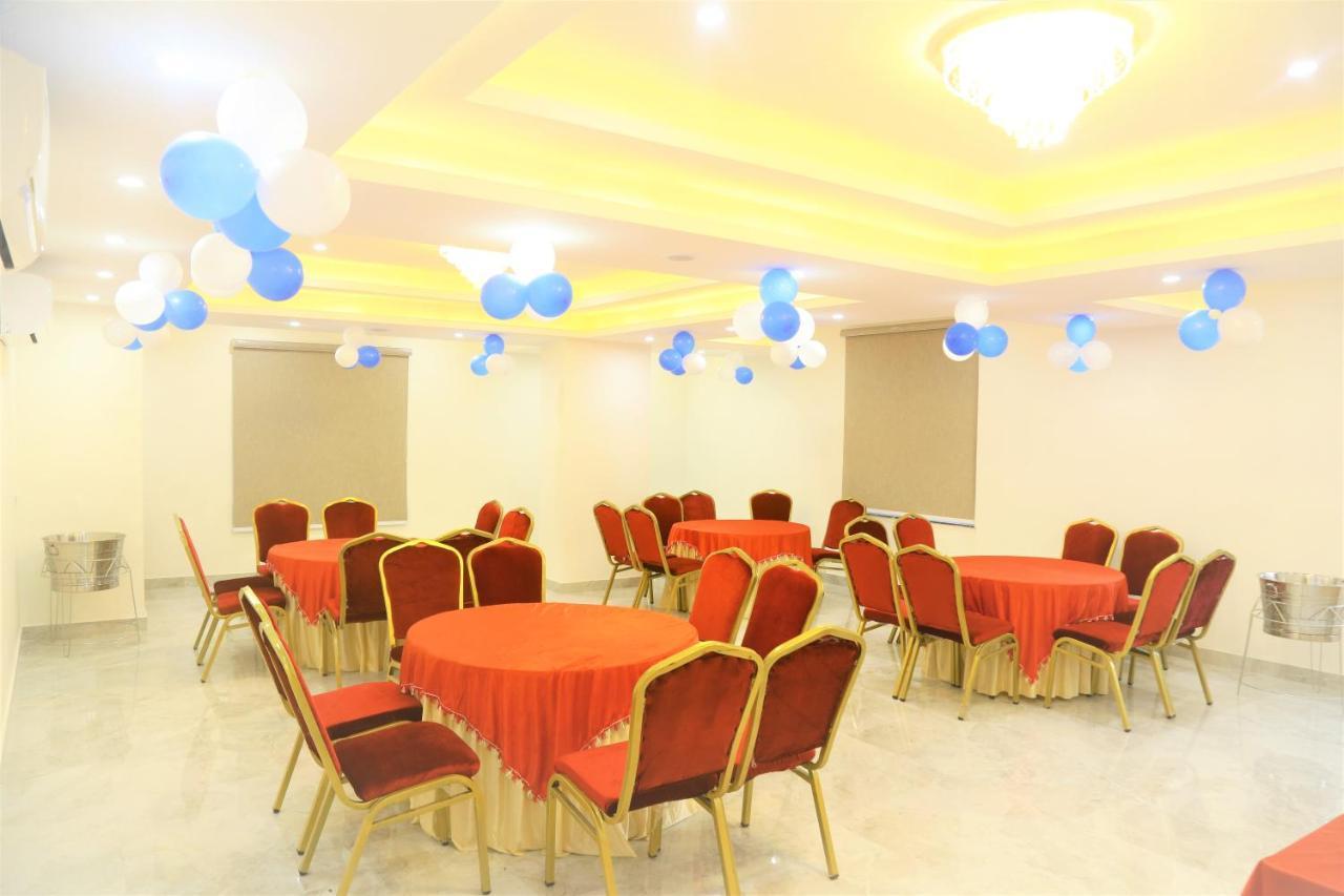 The Eleganza Hotel Jhajra Bagian luar foto