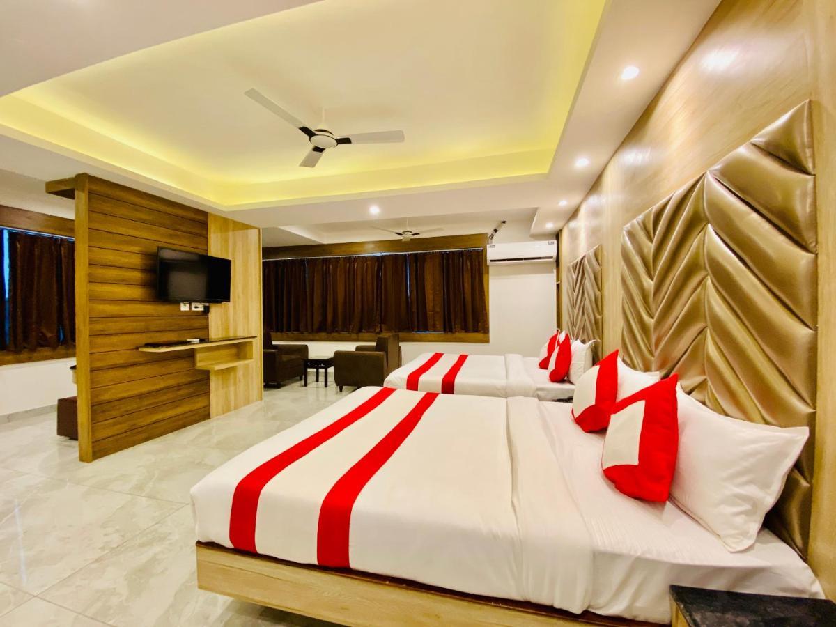 The Eleganza Hotel Jhajra Bagian luar foto