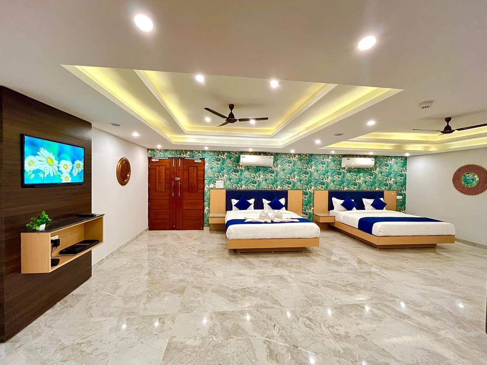 The Eleganza Hotel Jhajra Bagian luar foto